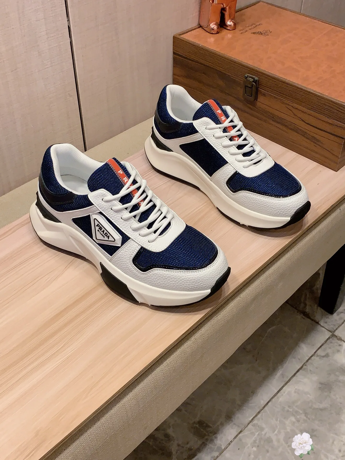 Men's men's shoes💰460💰💰🎩🎩[Lightning][Lightning] "PRADA*" The latest and most popular casual shoes, top brand [seduce] luxury ~ purchasing agency, top ~ quality. [Strong] The upper is made of imported breathable cowhide with material ➕ breathable sheepskin lining (•) and fine workmanship. The original stylish and stylish soft rubber wear-resistant and non-slip outsole is light and comfortable on the feet. The real thing looks better when photographed in real life. No. 143: Code: 38-44, 45 can be customized, 3️⃣ colors are available